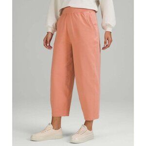 Lululemon women's 6 LA Barrel leg pants ink savannah cropped french terry